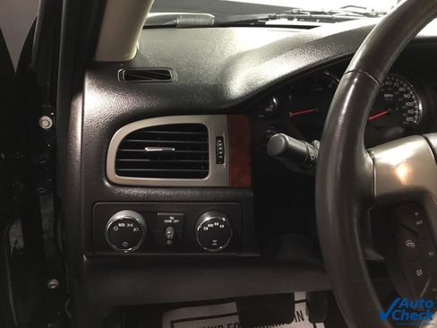 Used 2012 Chevrolet Avalanche LTZ image 22