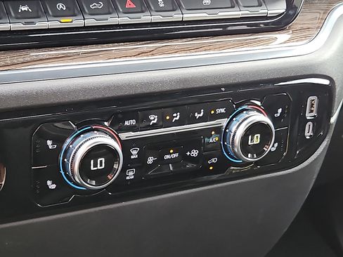Certified 2024 GMC Sierra 1500 Elevation AWD/4WD image 15