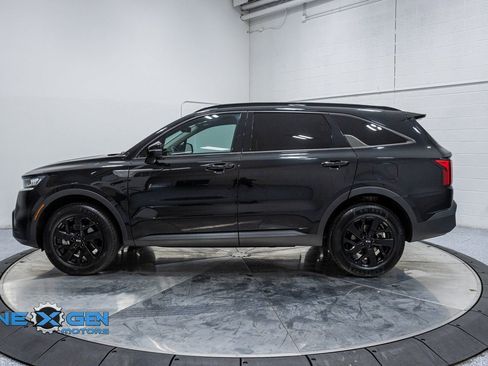 Used 2021 Kia Sorento S image 4