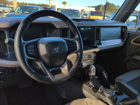 Used 2023 Ford Bronco Wildtrak image 15