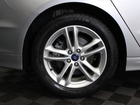 Used 2018 Ford Fusion SE FWD image 5