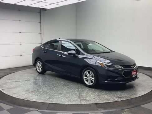 Used 2018 Chevrolet Cruze LT w/ Convenience Package image 29