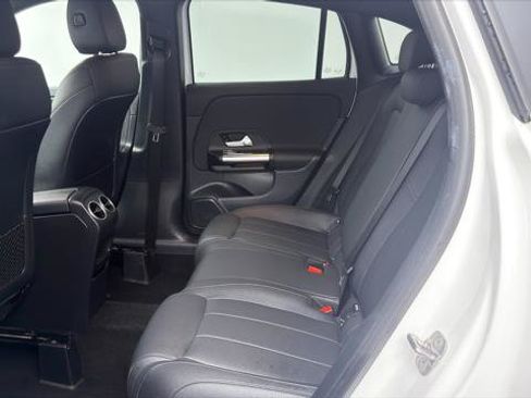 Used 2025 Mercedes-Benz GLA 250 4MATIC w/ Winter Package image 17