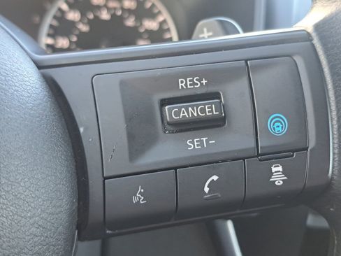 Used 2024 Nissan Rogue SV image 10