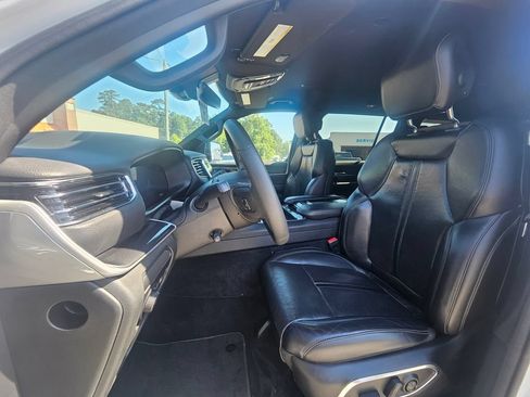 Used 2023 Jeep Wagoneer 4WD image 4