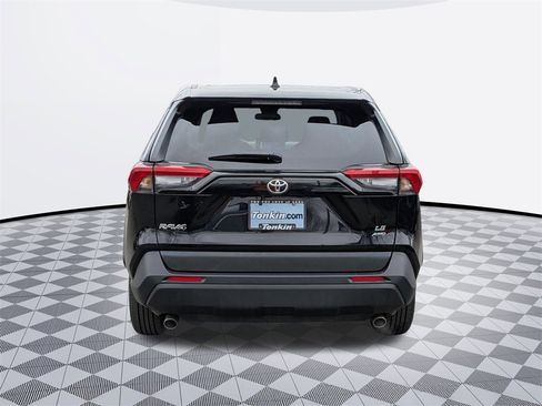 Used 2024 Toyota RAV4 LE image 5
