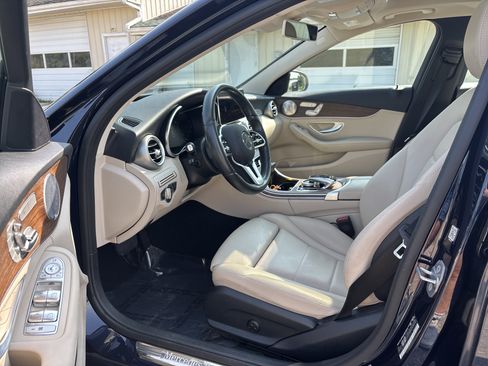 Used 2020 Mercedes-Benz C 300 4MATIC Sedan w/ Premium Package image 17