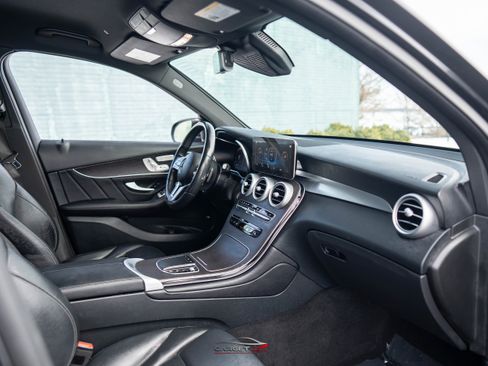 Used 2022 Mercedes-Benz GLC 300 4MATIC image 15