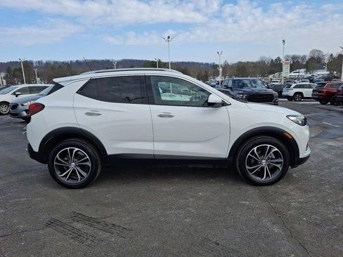 Used 2020 Buick Encore GX Essence w/ Advanced Technology Package image 9