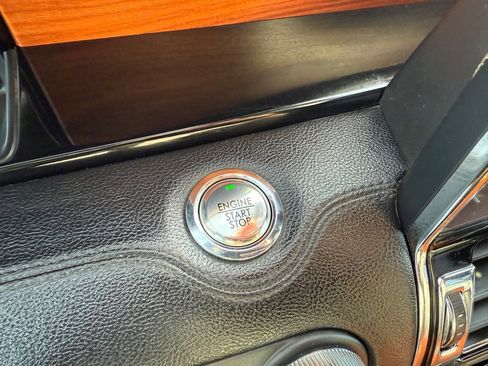 Used 2018 Lincoln Navigator L Reserve w/ Technology Package image 34