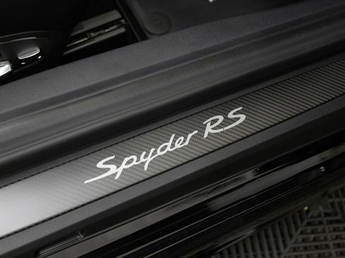 Certified 2025 Porsche 718 Boxster Spyder RS RWD image 23