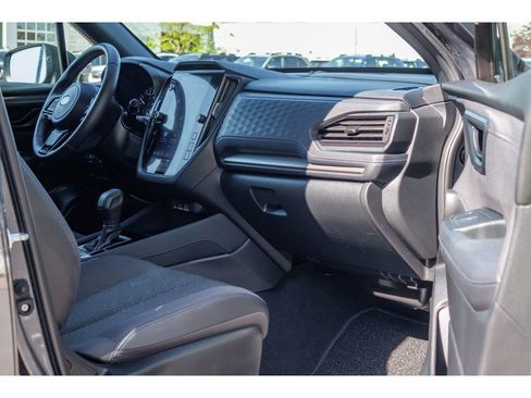 Certified 2025 Subaru Forester Premium AWD/4WD image 10