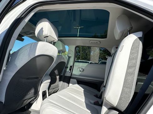 Used 2024 Hyundai Ioniq 5 Limited image 15