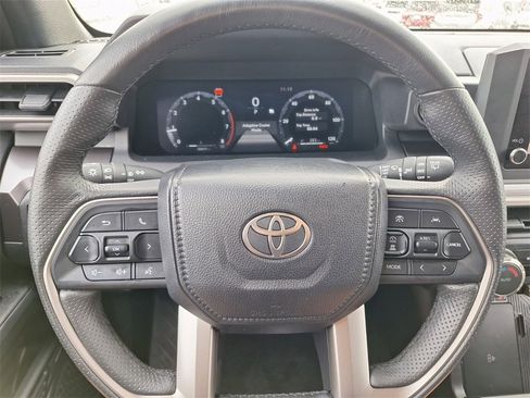 Used 2025 Toyota 4Runner TRD Off-Road image 29