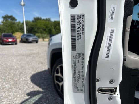Used 2025 Jeep Compass Limited AWD/4WD image 31