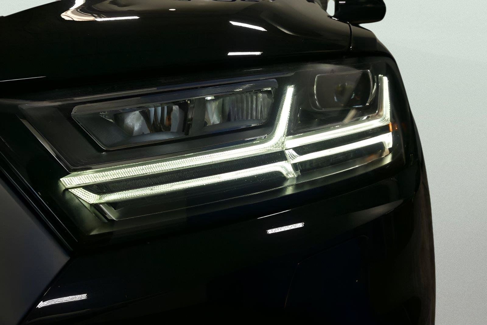Used 2019 Audi Q7 3.0T Premium Plus w/ Premium Plus Package AWD/4WD image 35