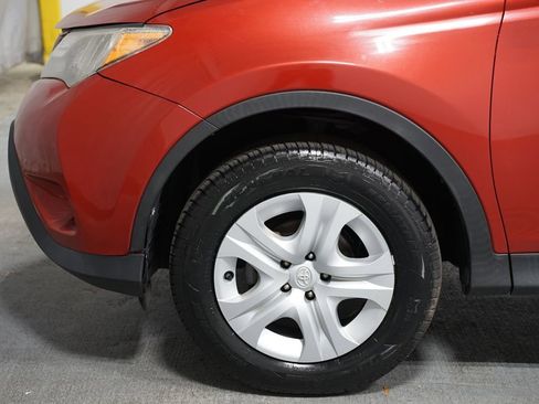Used 2014 Toyota RAV4 LE FWD image 5
