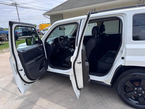 Used 2015 Jeep Patriot Sport w/ Power Value Group FWD image 9