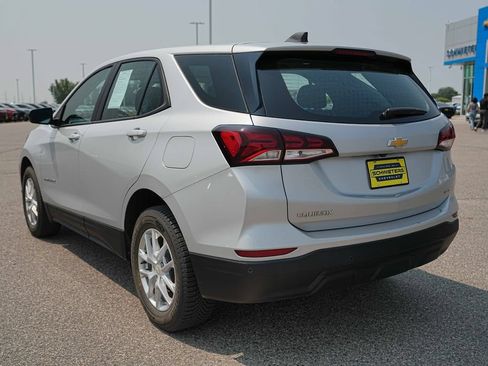 Used 2022 Chevrolet Equinox LS AWD/4WD image 8