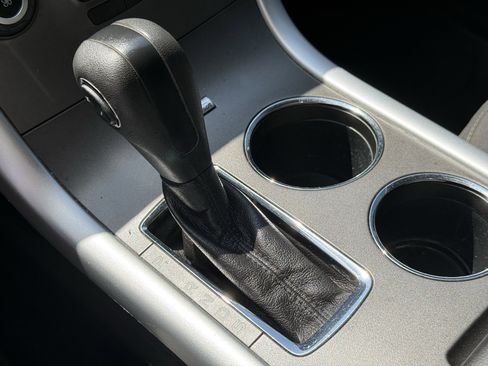 Used 2013 Ford Edge SE image 21