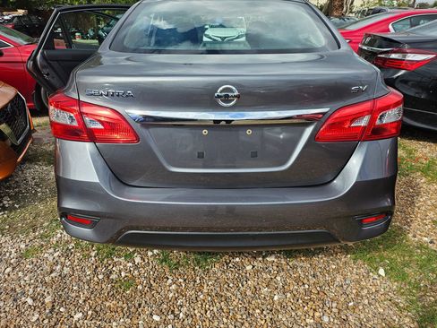 Used 2019 Nissan Sentra SV FWD image 4
