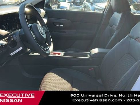 New 2026 Nissan Sentra SL w/ Floor Mat Package image 10