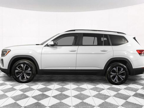 Used 2024 Volkswagen Atlas SE AWD/4WD image 18