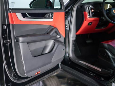 New 2026 Porsche Cayenne Coupe image 20