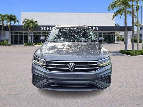 Used 2023 Volkswagen Tiguan SE FWD image 2
