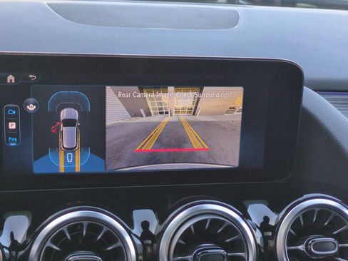 New 2026 Mercedes-Benz GLA 250 4MATIC image 11