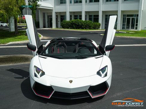 Used 2016 Lamborghini Aventador LP 700-4 image 5