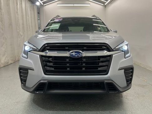 Used 2025 Subaru Ascent Premium AWD/4WD image 3