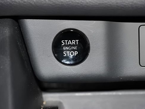 Used 2025 Nissan Rogue S FWD image 23
