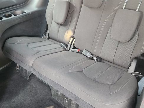 Used 2023 Chrysler Pacifica Touring w/ S Appearance Package FWD image 29