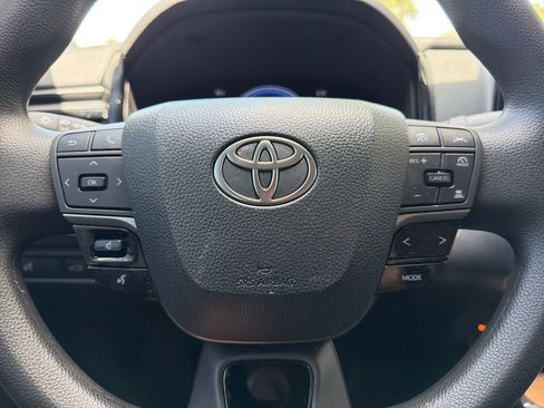 Used 2026 Toyota Camry LE w/ Convenience Package FWD image 10