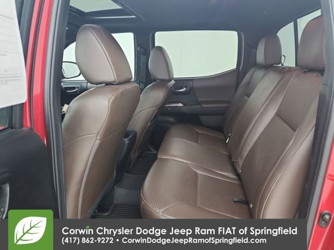 Used 2017 Toyota Tacoma Limited image 29