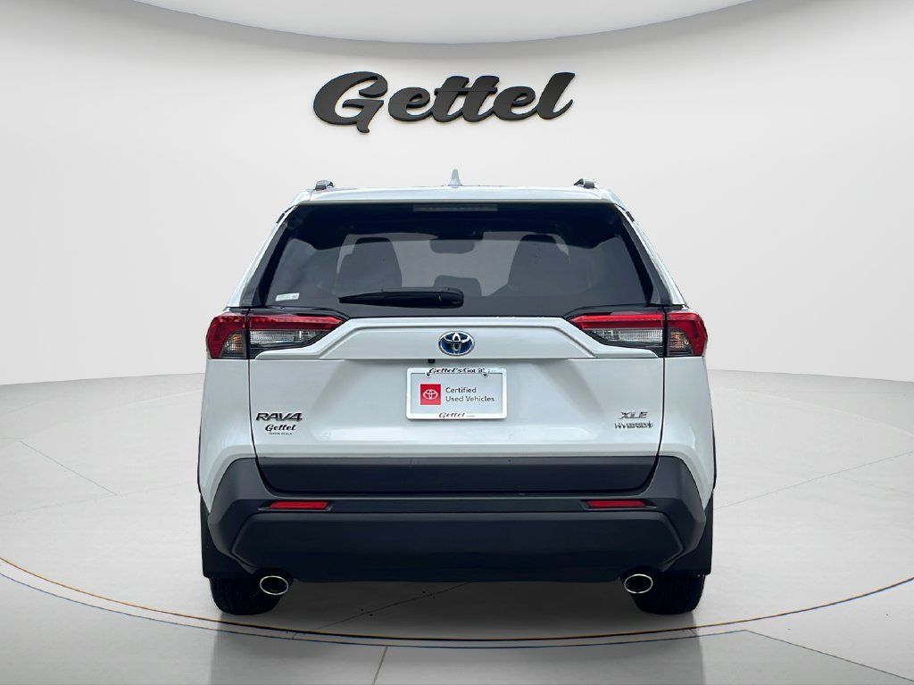 Used 2023 Toyota RAV4 XLE Premium AWD/4WD image 5