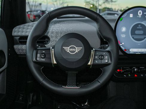 Used 2025 MINI Cooper S image 18