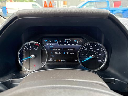 Used 2018 Ford Expedition Limited w/ Equipment Group 302A AWD/4WD image 16