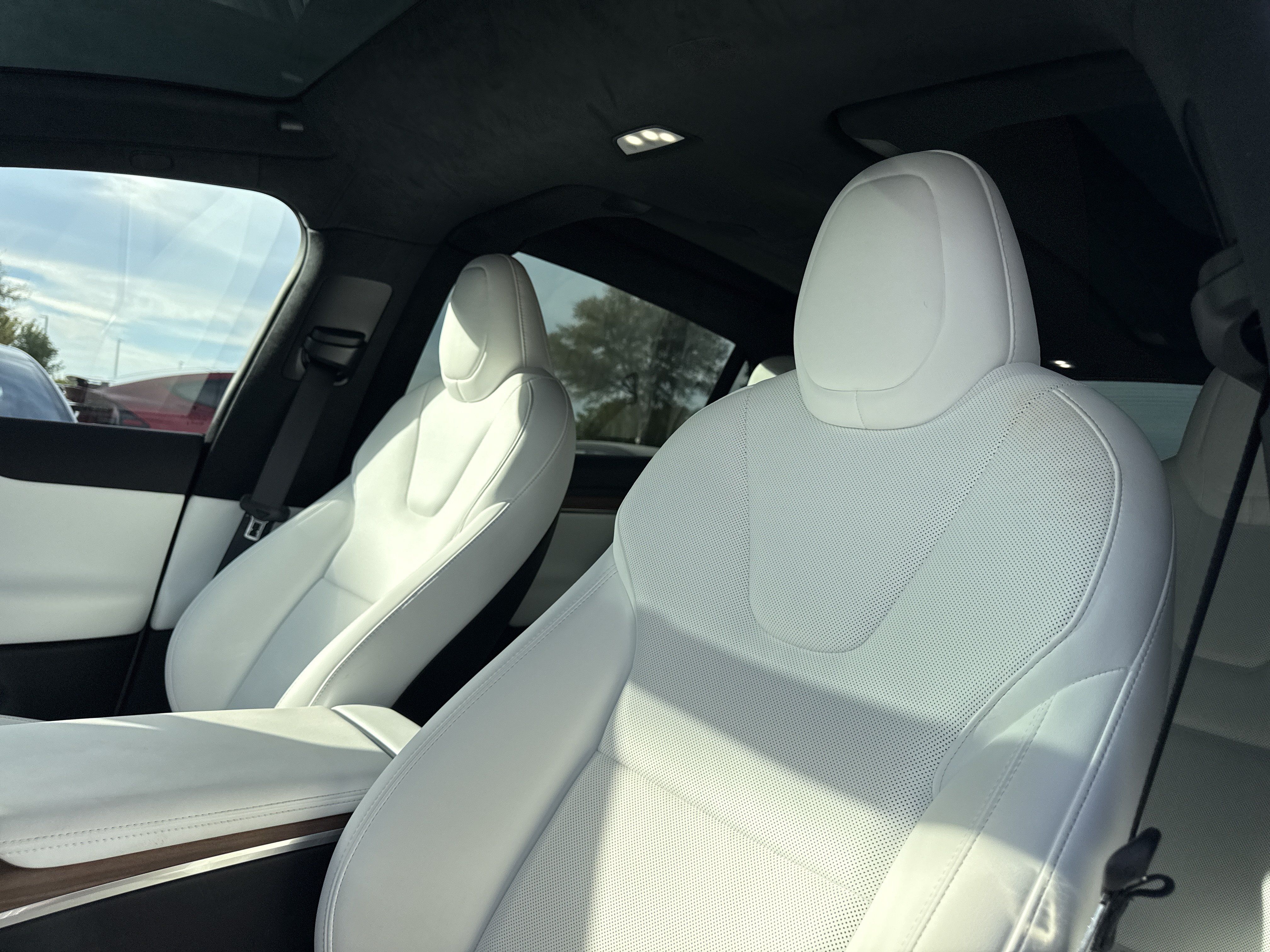 Used 2025 Tesla Model X AWD/4WD image 6