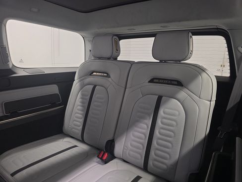 Used 2024 Rivian R1S Adventure AWD/4WD image 22
