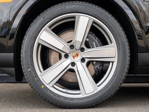 New 2026 Porsche Cayenne AWD/4WD image 12
