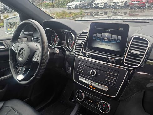 Used 2019 Mercedes-Benz GLS 450 4MATIC image 10