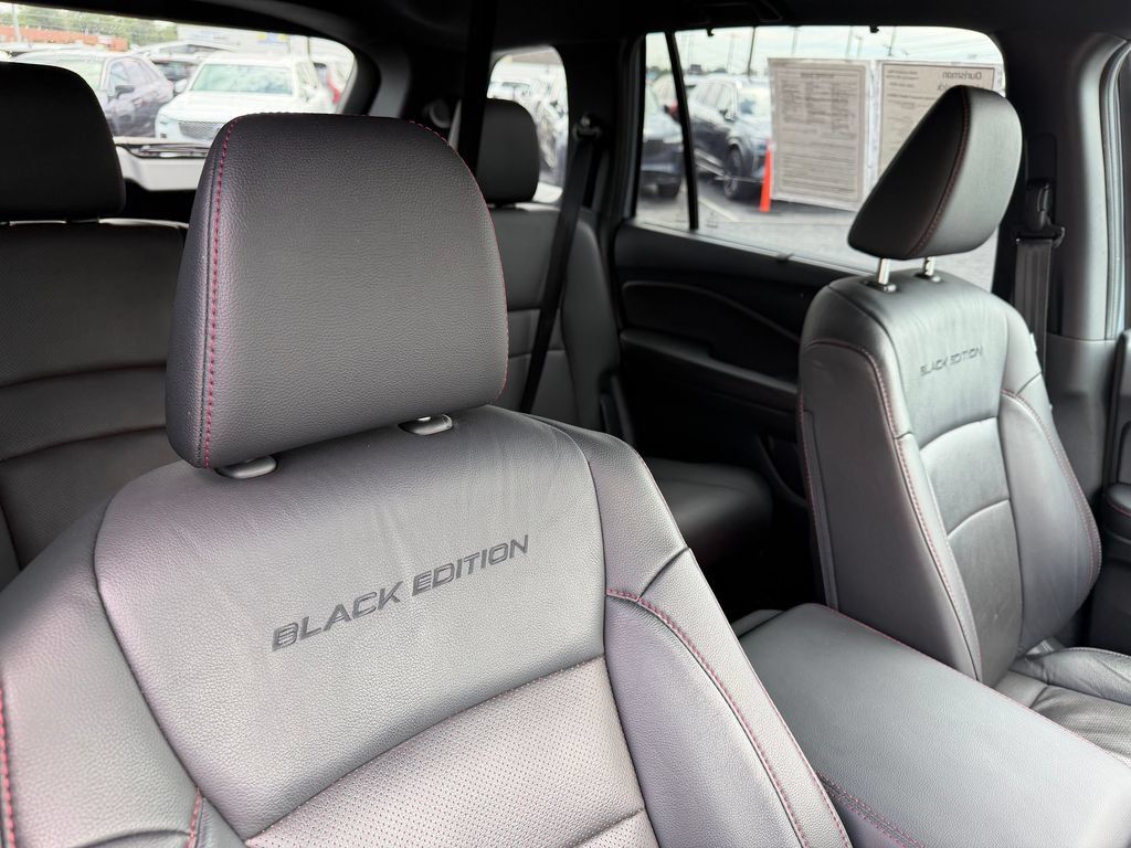Used 2024 Honda Passport Black Edition image 16