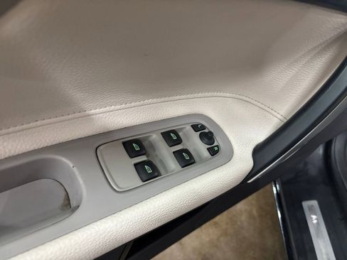 Used 2013 Volvo C70 T5 image 13