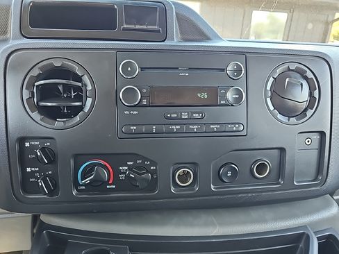 Used 2012 Ford E-350 and Econoline 350 XLT RWD image 21