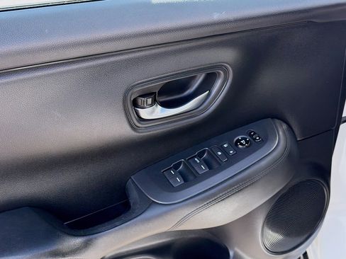 Certified 2025 Honda HR-V LX image 16