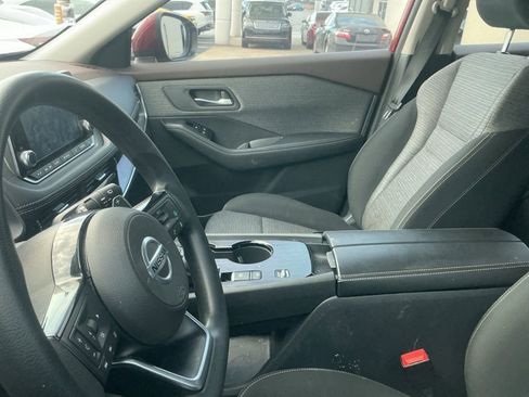 Used 2021 Nissan Rogue SV image 8