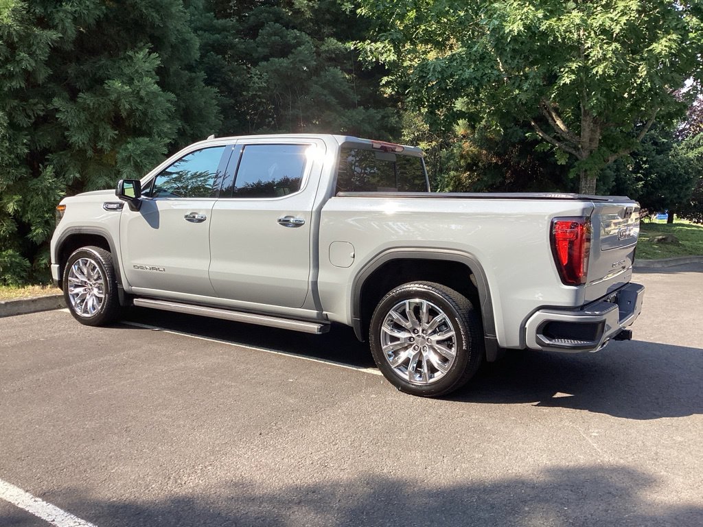 Used 2025 GMC Sierra 1500 Denali w/ Denali Reserve Package AWD/4WD image 12