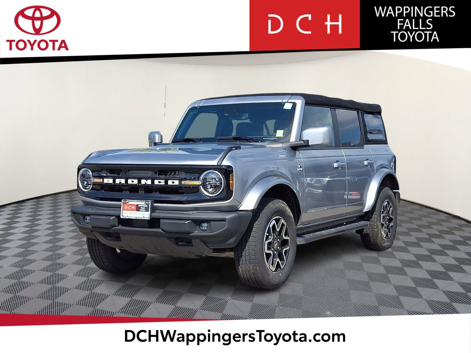 Used 2023 Ford Bronco Outer Banks AWD/4WD image 1